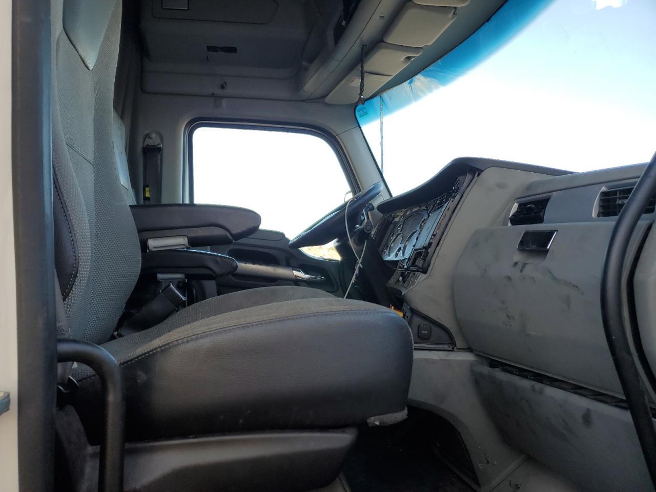 Lot #3301611625 2022 KENWORTH T680