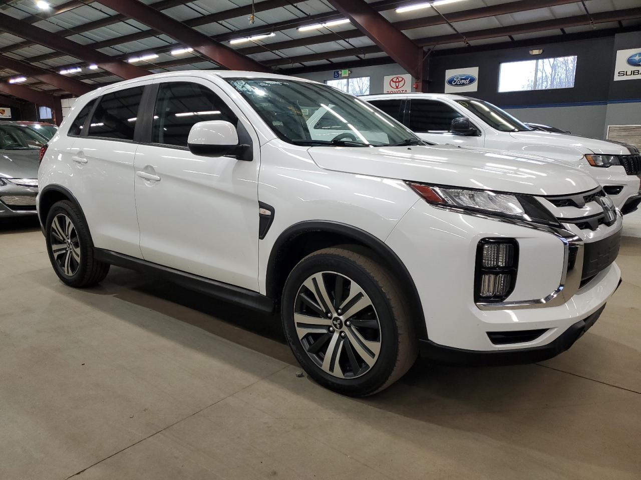 MITSUBISHI OUTLANDER ES