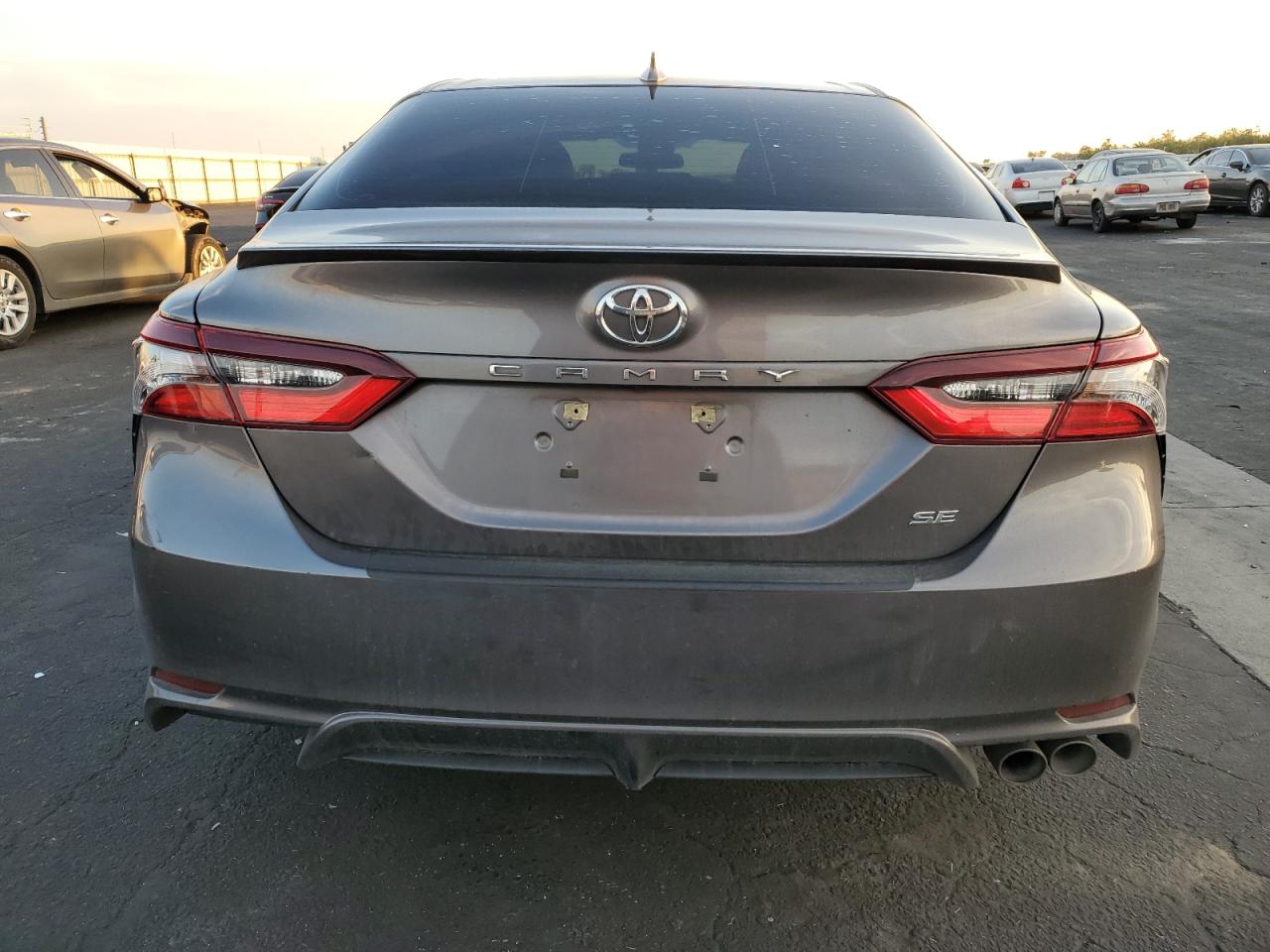 TOYOTA CAMRY SE