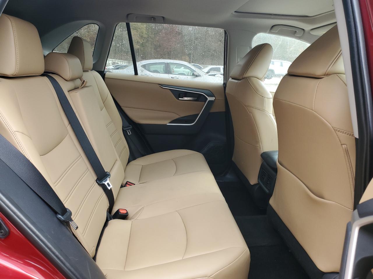 TOYOTA RAV4 XLE PREMIUM