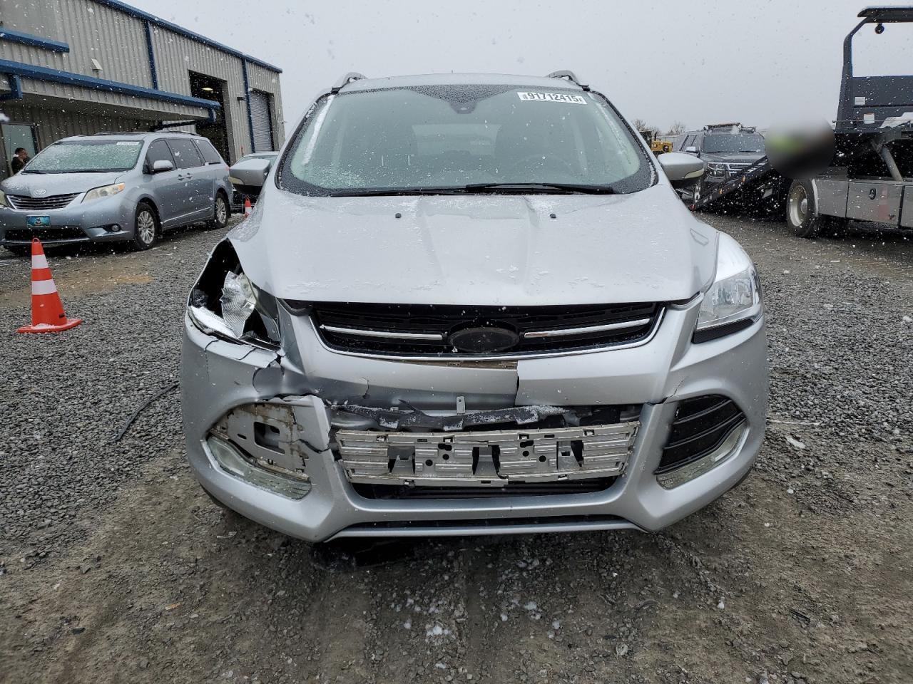 FORD ESCAPE TITANIUM