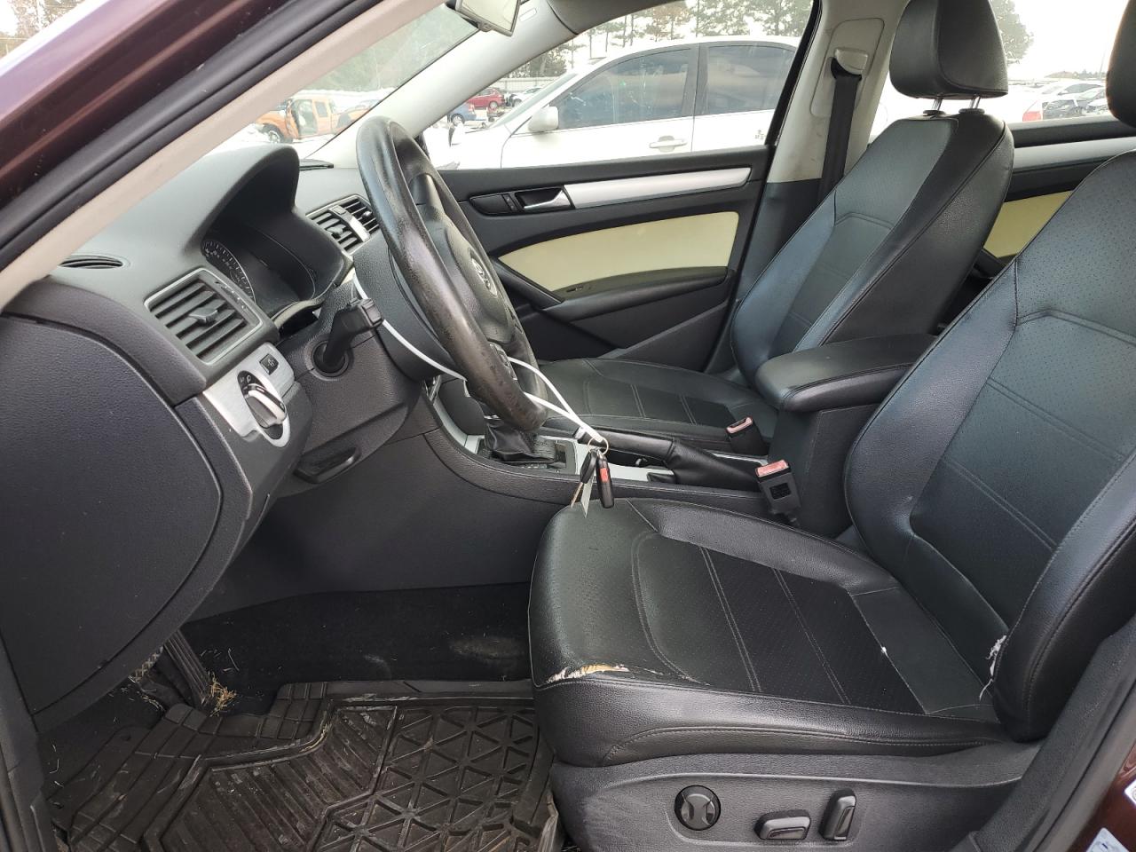 VOLKSWAGEN PASSAT SE