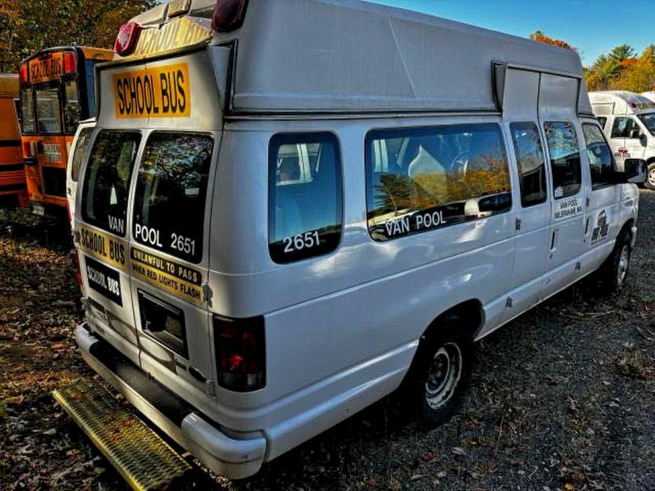 FORD ECONOLINE E250 VAN