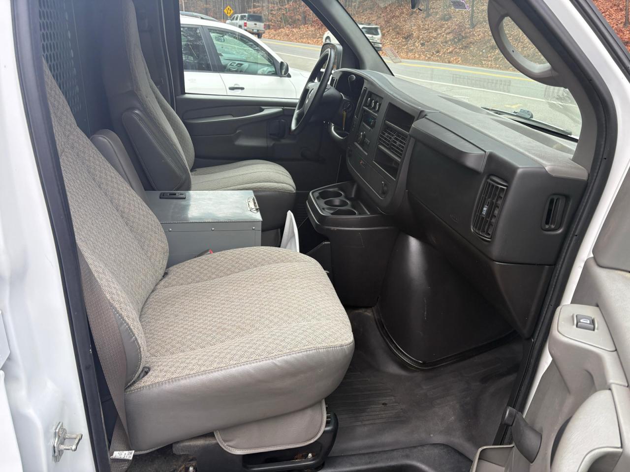 Lot #3285565314 2008 GMC SAVANA G15