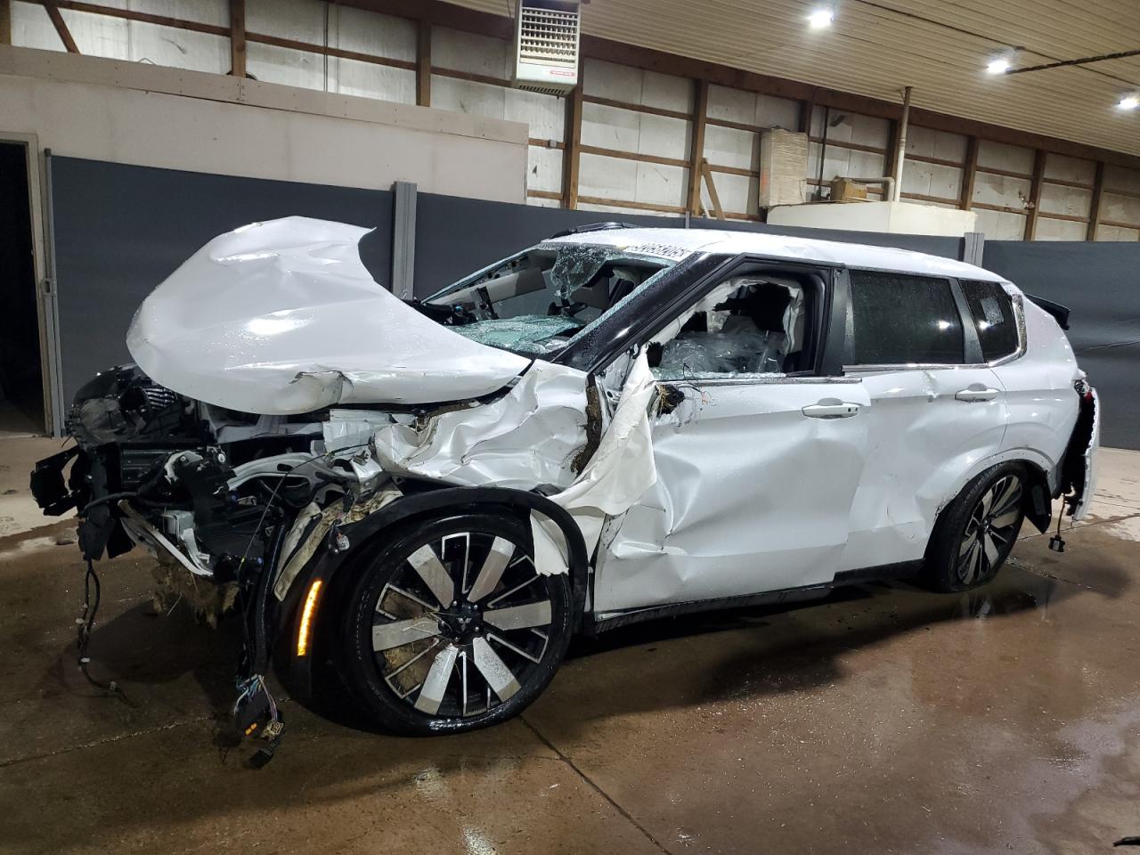 MITSUBISHI OUTLANDER SE