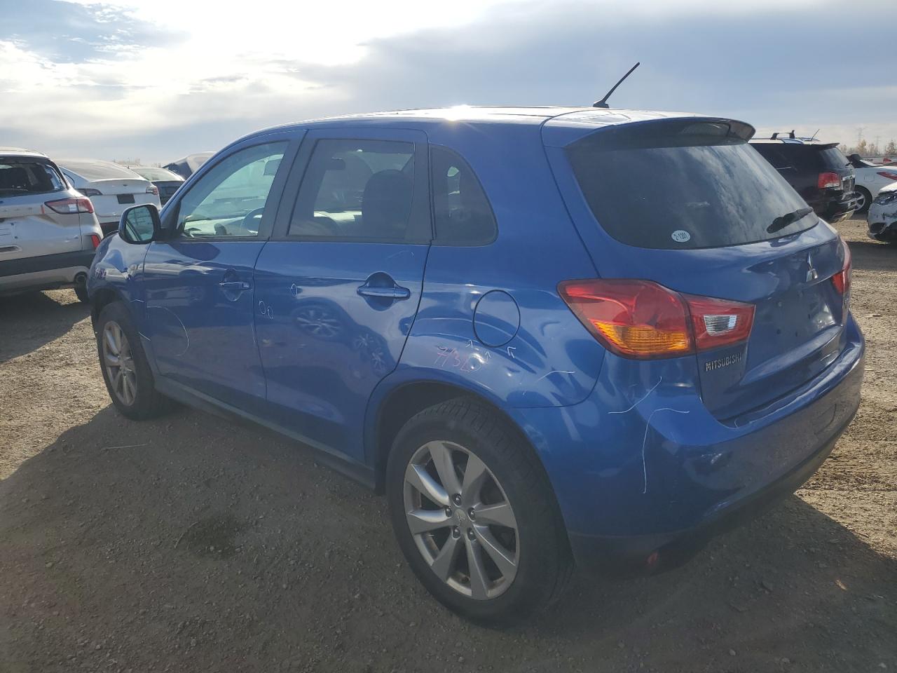 MITSUBISHI OUTLANDER ES