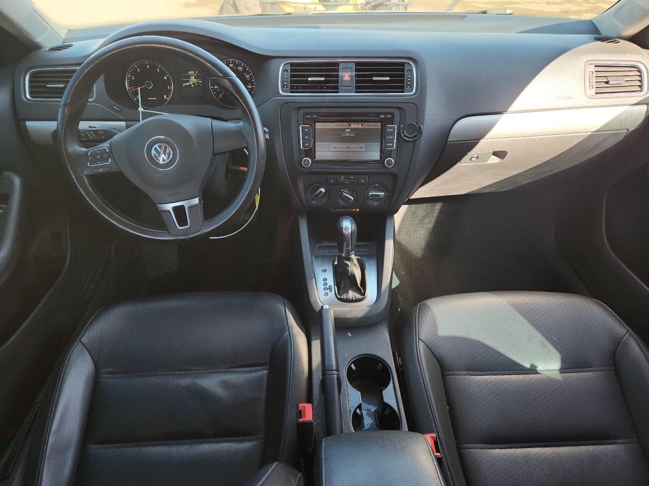 VOLKSWAGEN JETTA SE