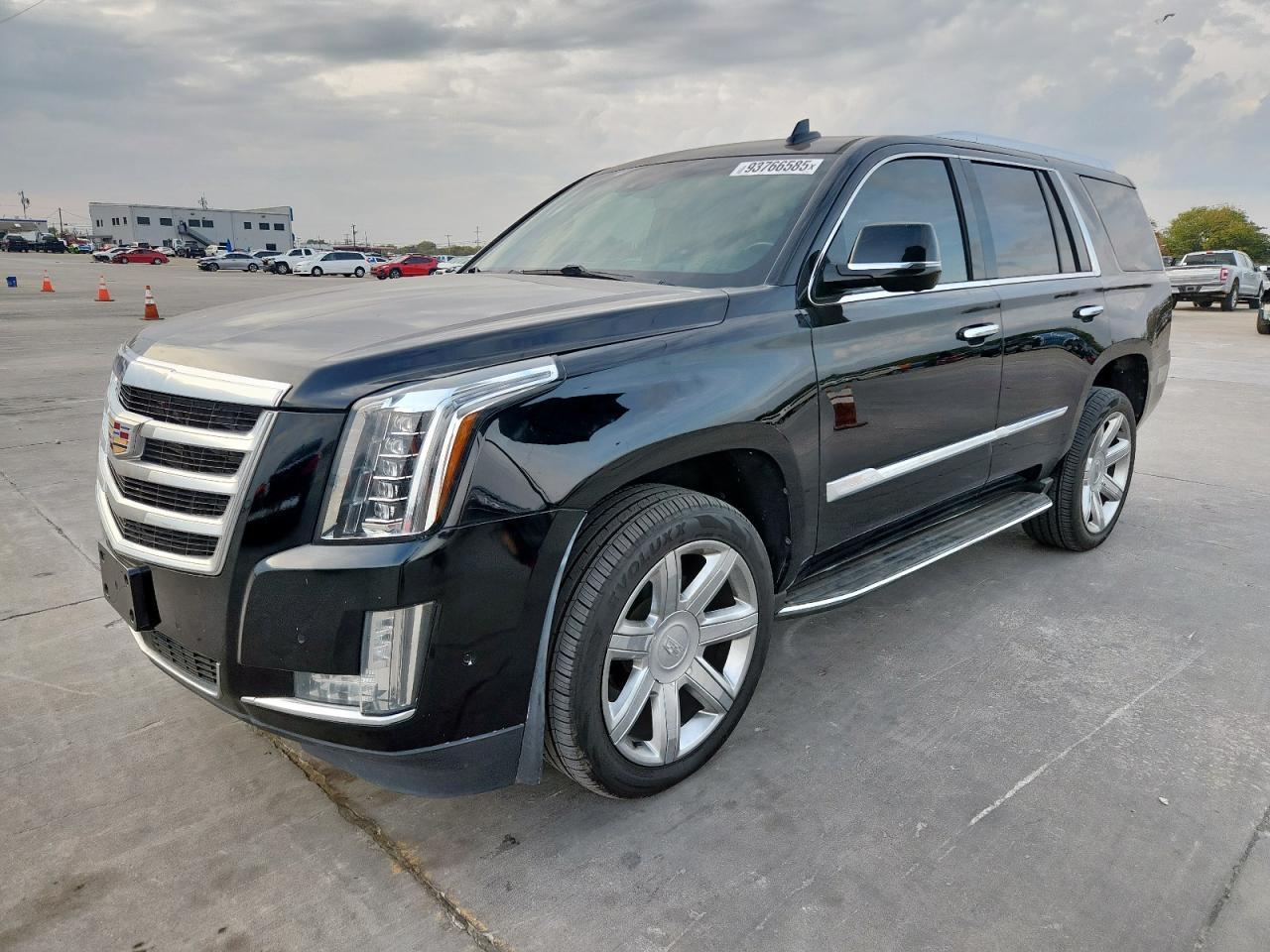 CADILLAC ESCALADE LUXURY
