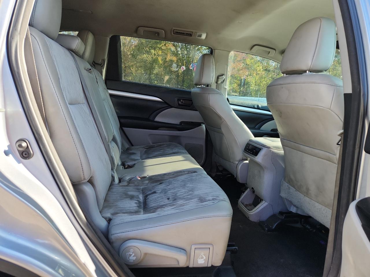 TOYOTA HIGHLANDER LE