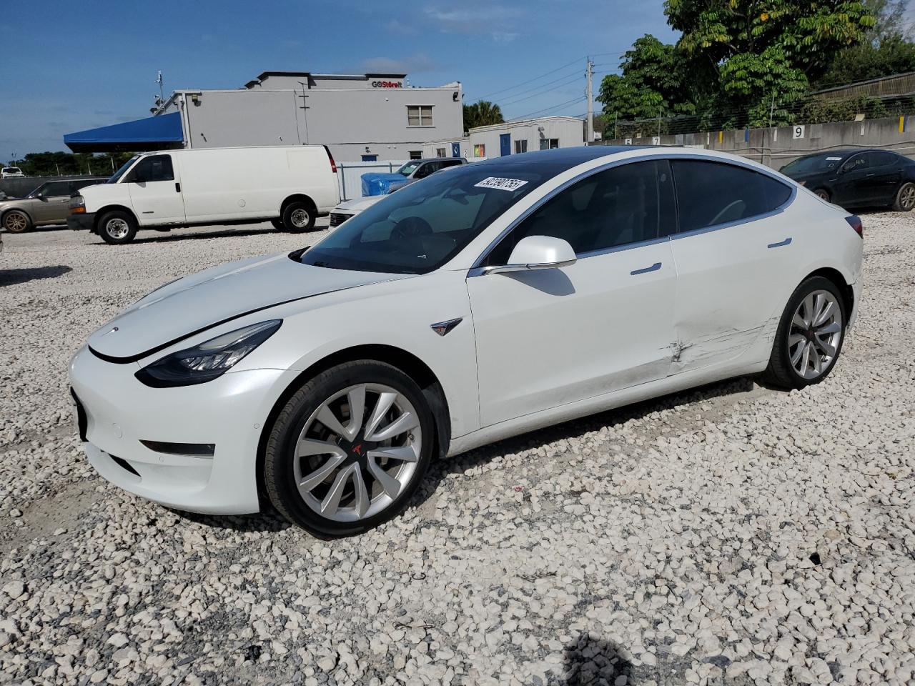 TESLA MODEL 3