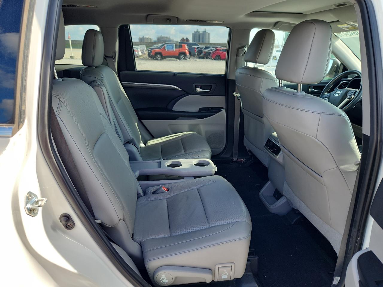 TOYOTA HIGHLANDER LIMITED