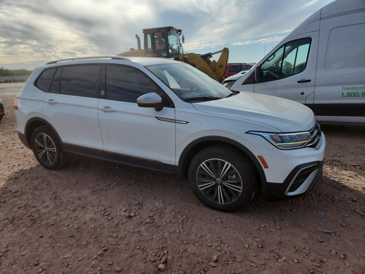 Lot #3309634074 2024 VOLKSWAGEN TIGUAN WOL