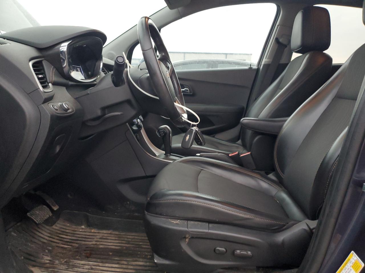 Lot #3316010800 2019 CHEVROLET TRAX 1LT