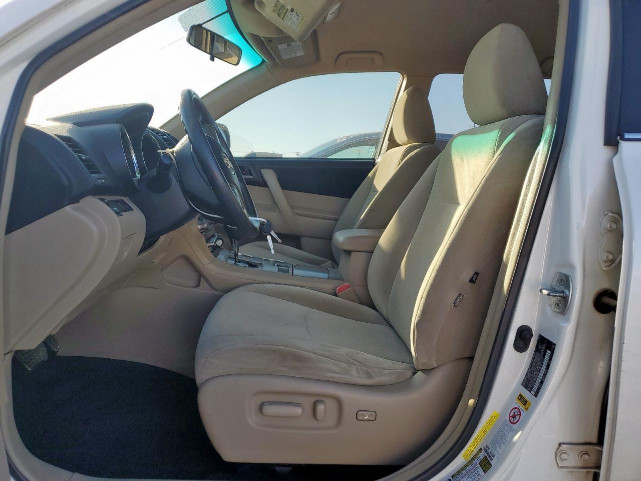 TOYOTA HIGHLANDER BASE