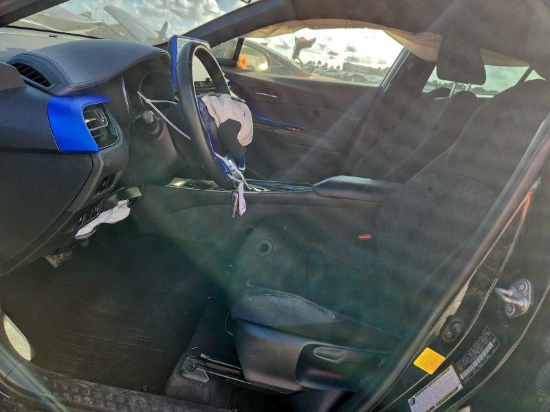 2020 TOYOTA C-HR XLE #3309592610