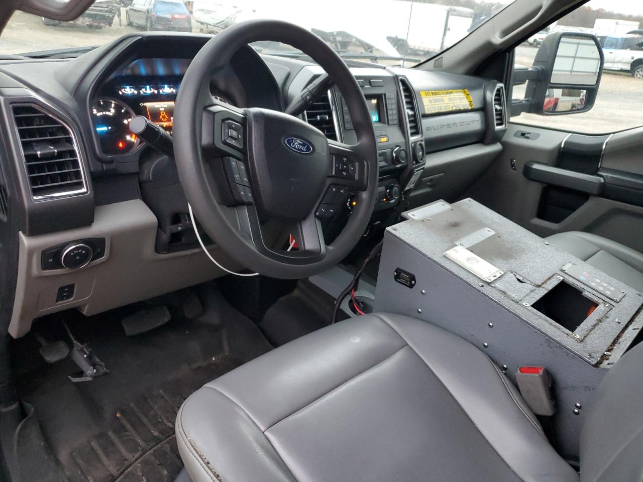 FORD F-550 SUPER DUTY