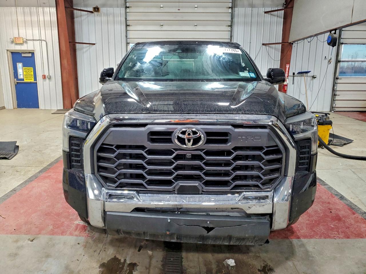 TOYOTA TUNDRA CREWMAX PLATINUM