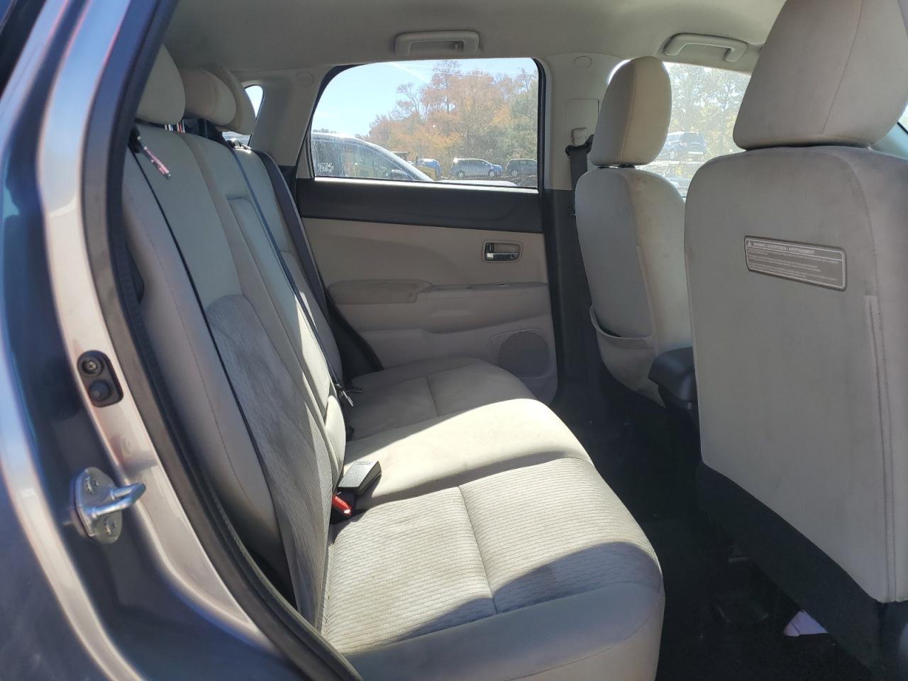 MITSUBISHI OUTLANDER ES