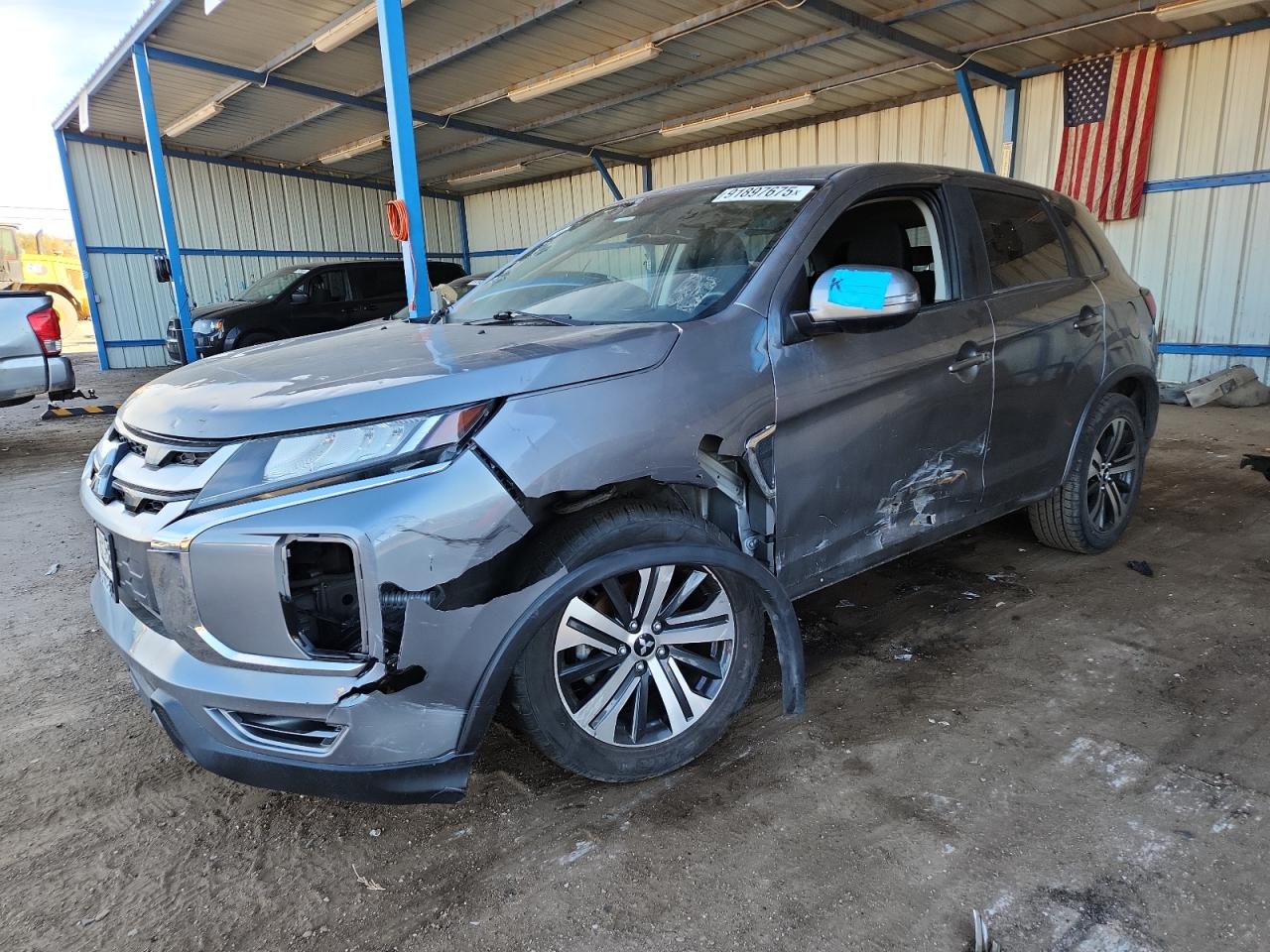 MITSUBISHI OUTLANDER SE