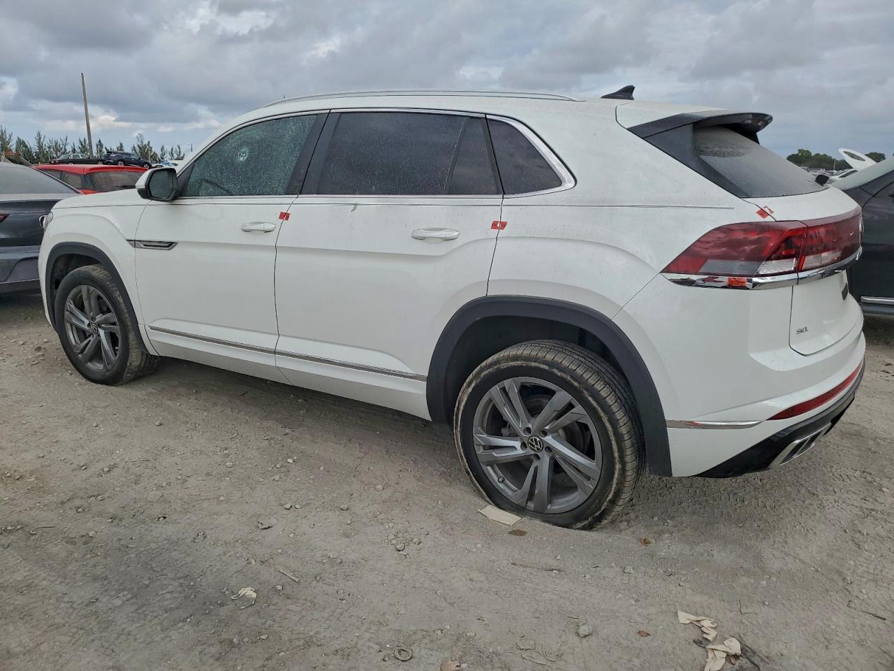 VOLKSWAGEN ATLAS CROSS SPORT SEL R-LINE