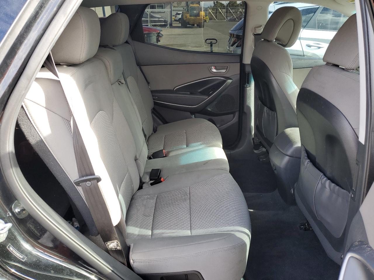 Lot #3311859199 2018 HYUNDAI SANTA FE S