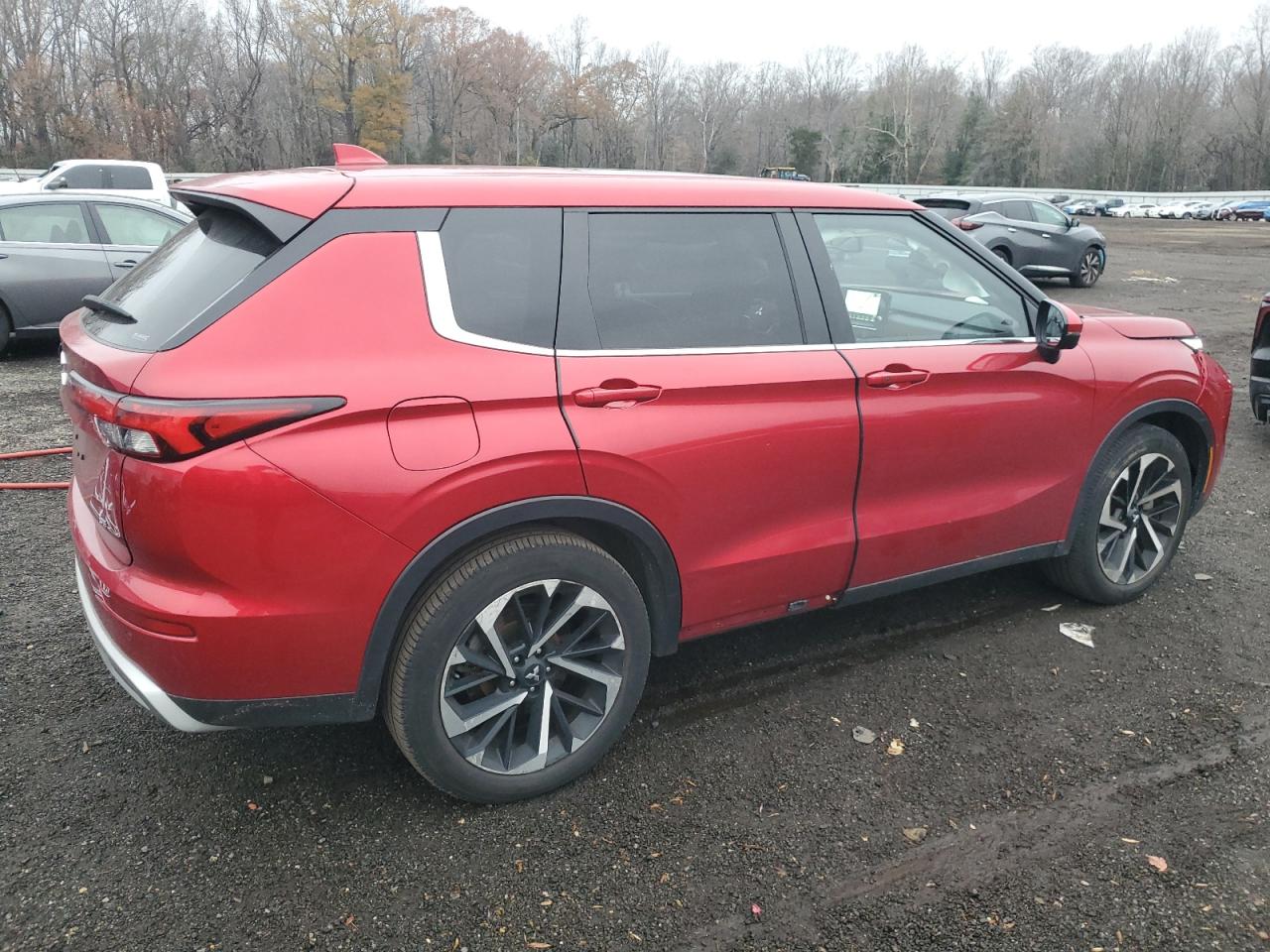 MITSUBISHI OUTLANDER SE