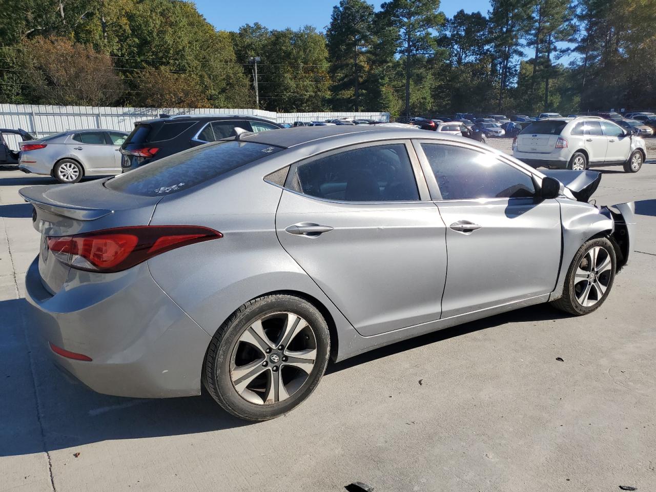 HYUNDAI ELANTRA SE