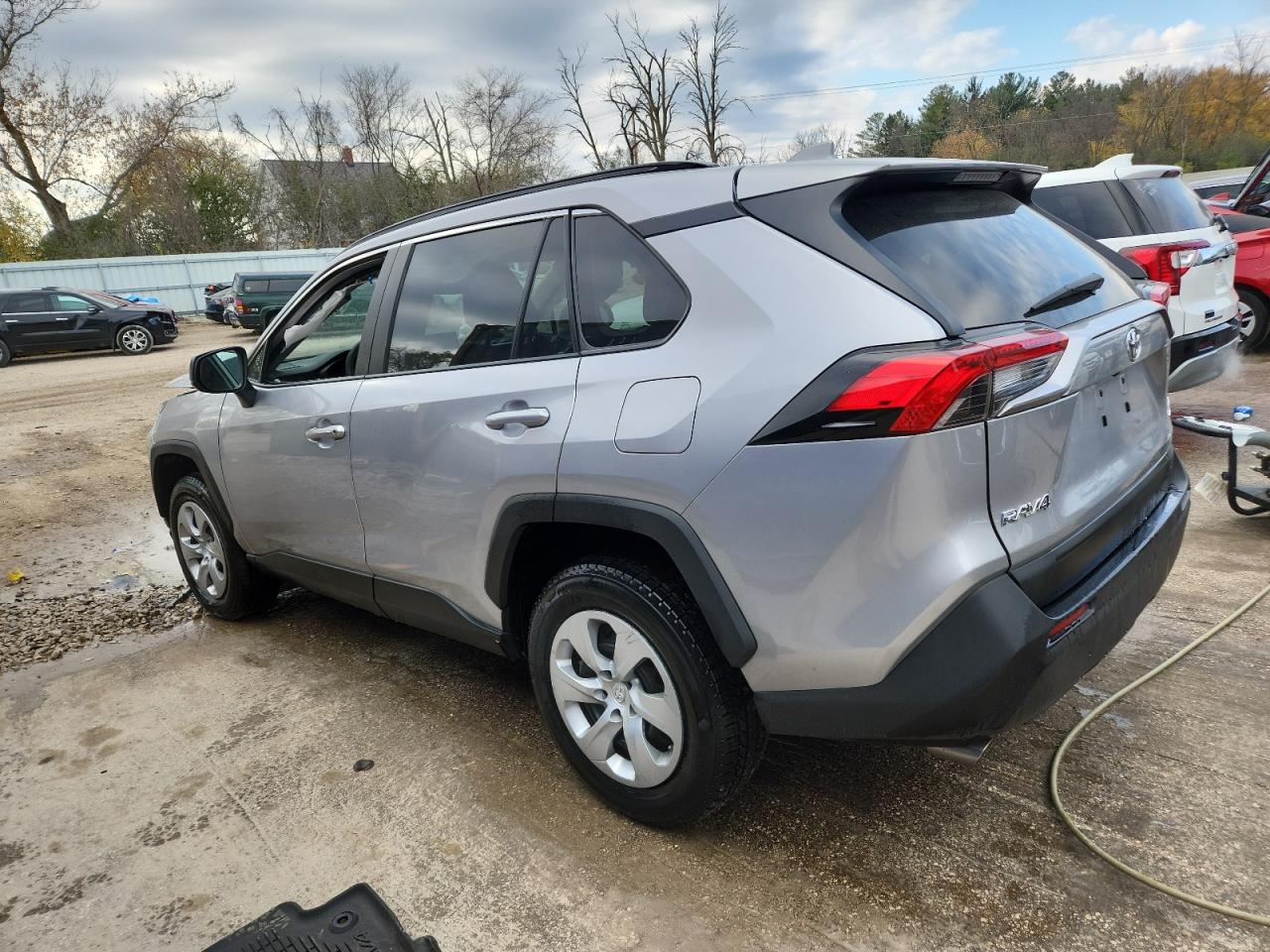 TOYOTA RAV4 LE