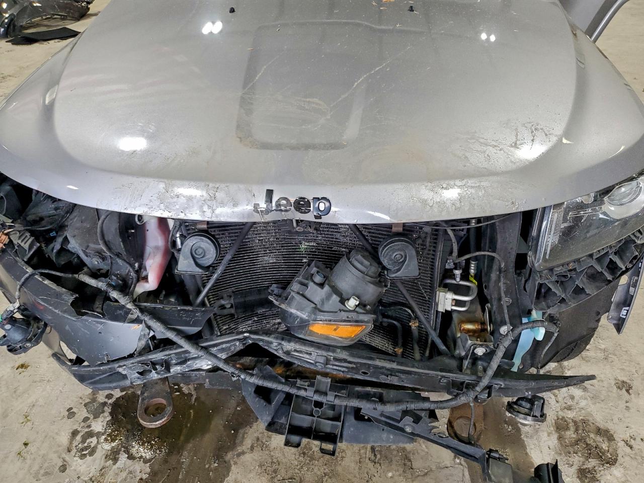 JEEP GRAND CHEROKEE LAREDO