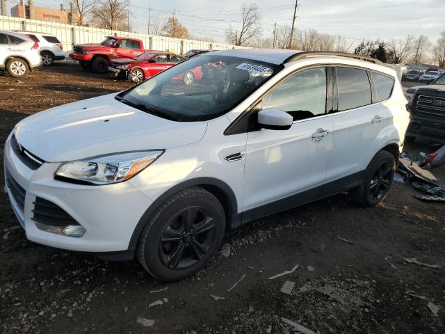Global Auto Auctions: 2016 FORD ESCAPE SE