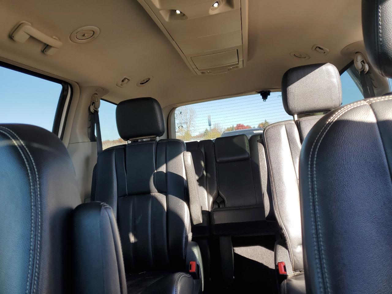 CHRYSLER TOWN & COUNTRY TOURING