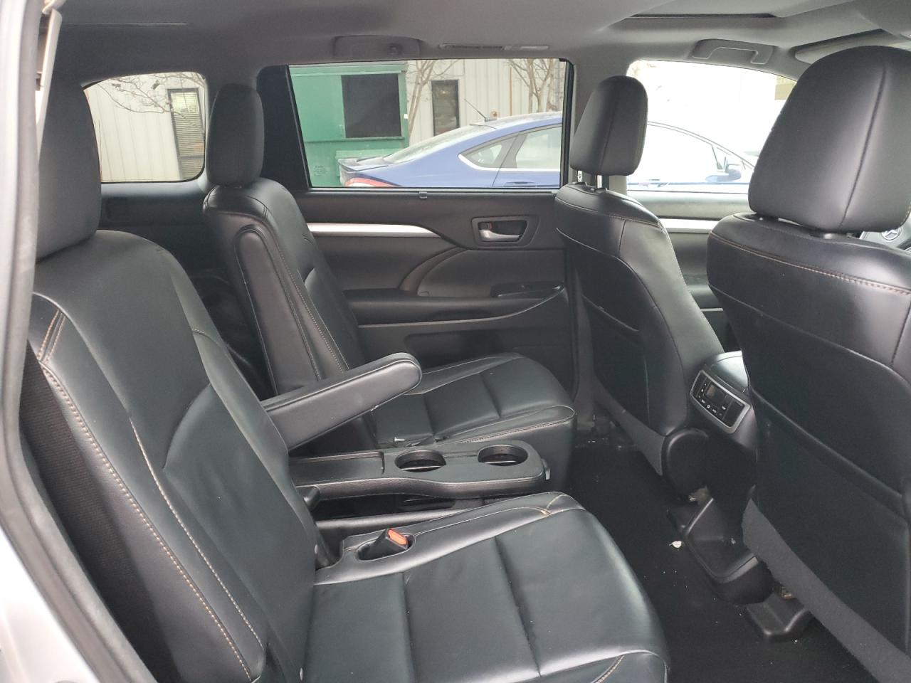 TOYOTA HIGHLANDER XLE