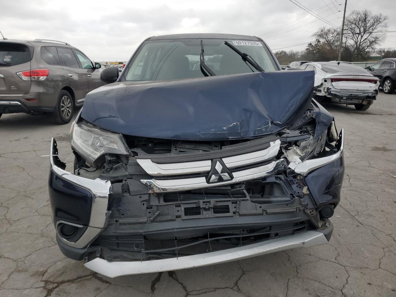 MITSUBISHI OUTLANDER SE