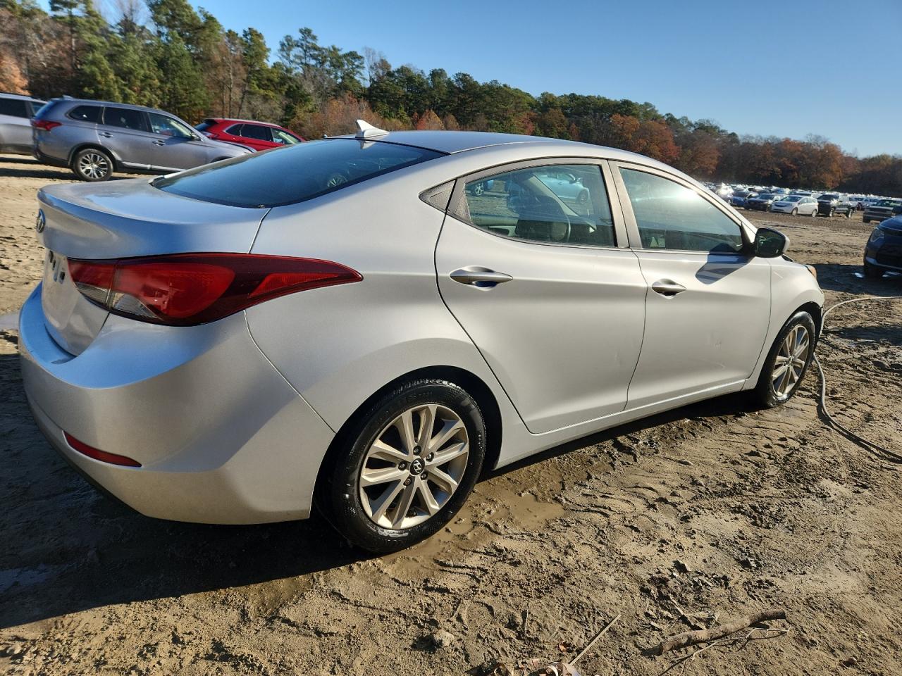 HYUNDAI ELANTRA SE