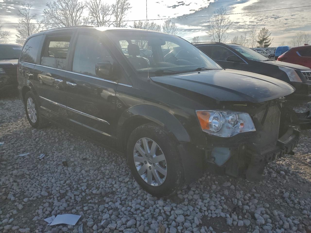 CHRYSLER TOWN & COUNTRY TOURING