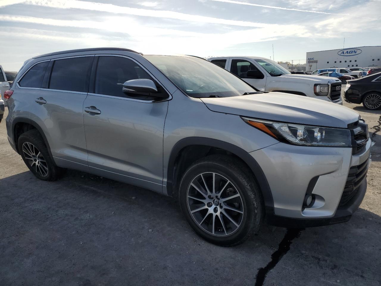 TOYOTA HIGHLANDER SE