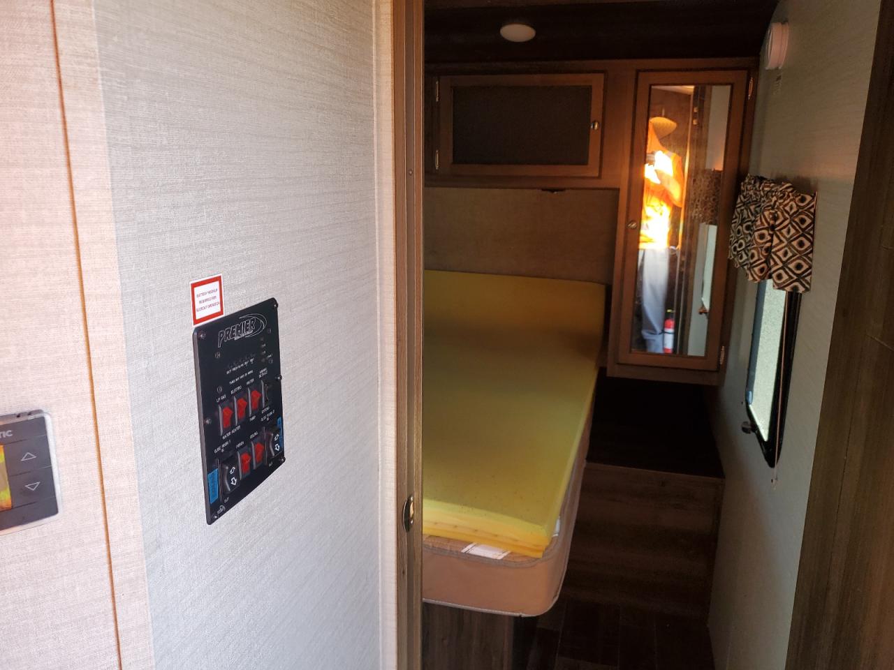 Lot #3316011793 2018 KEYSTONE PREMIER