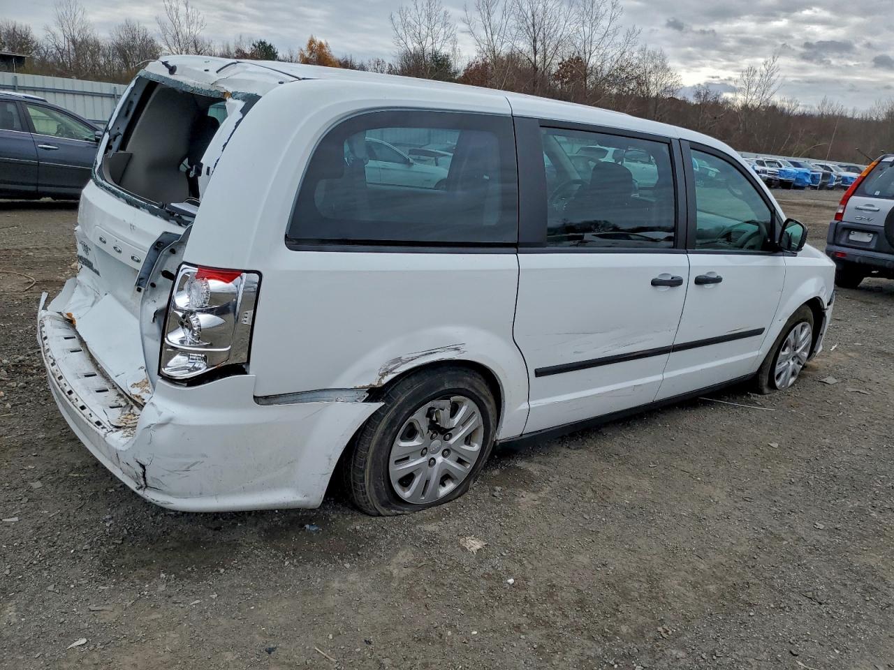 Lot #3317830241 2015 DODGE GRAND CARA
