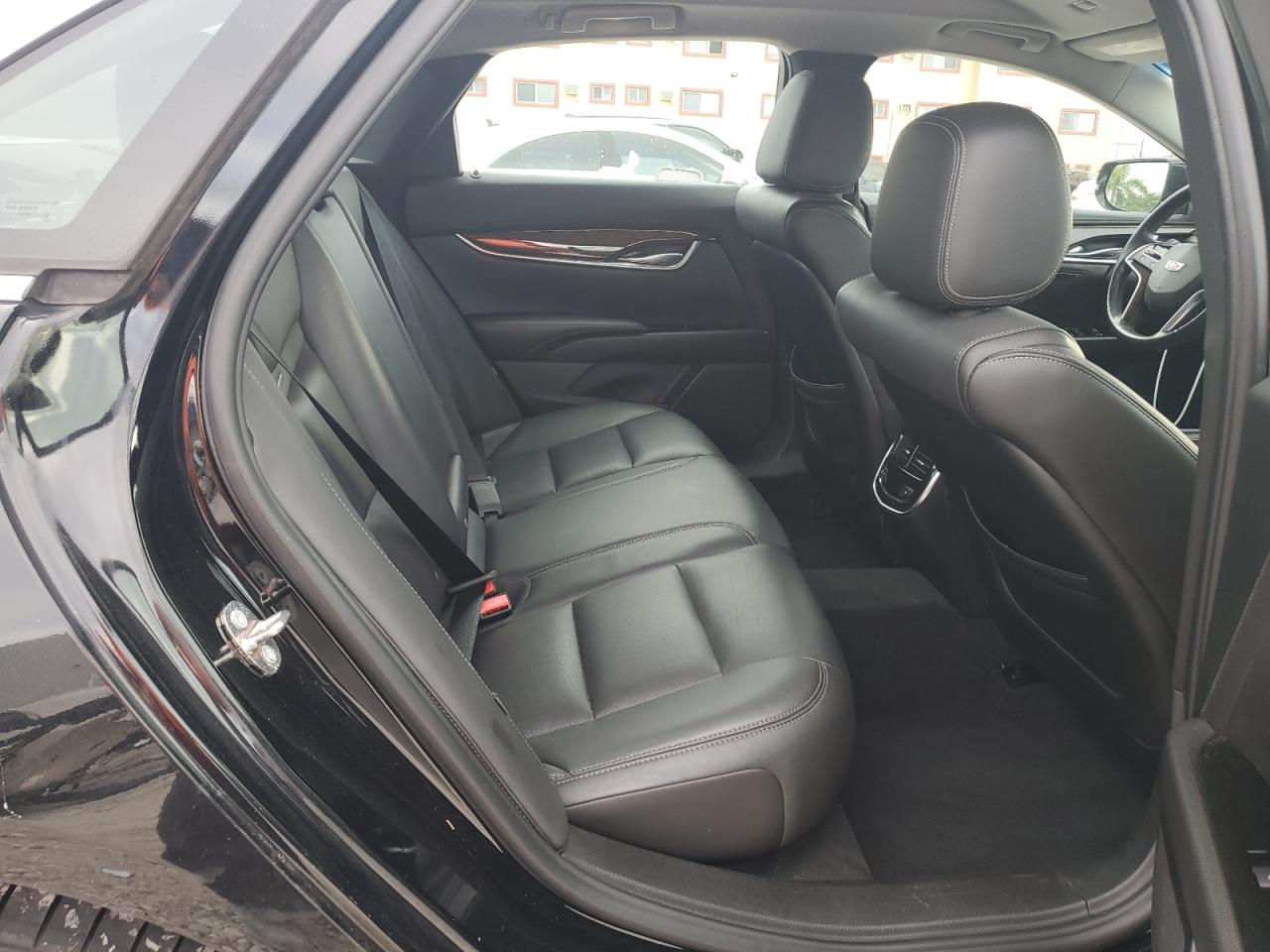 CADILLAC XTS LUXURY COLLECTION