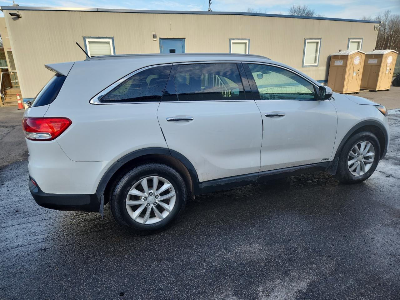 Lot #3301970451 2017 KIA SORENTO LX