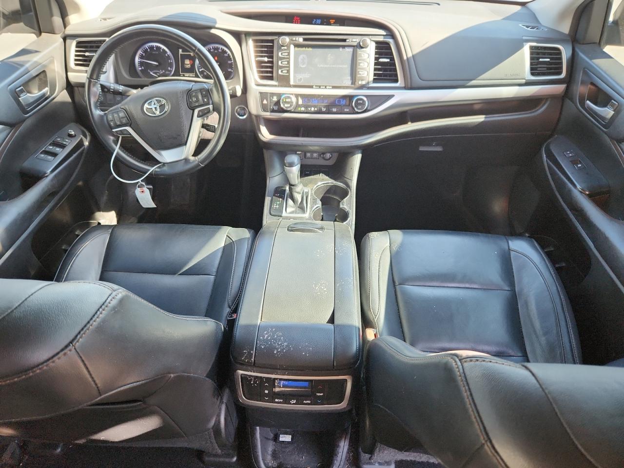 TOYOTA HIGHLANDER SE