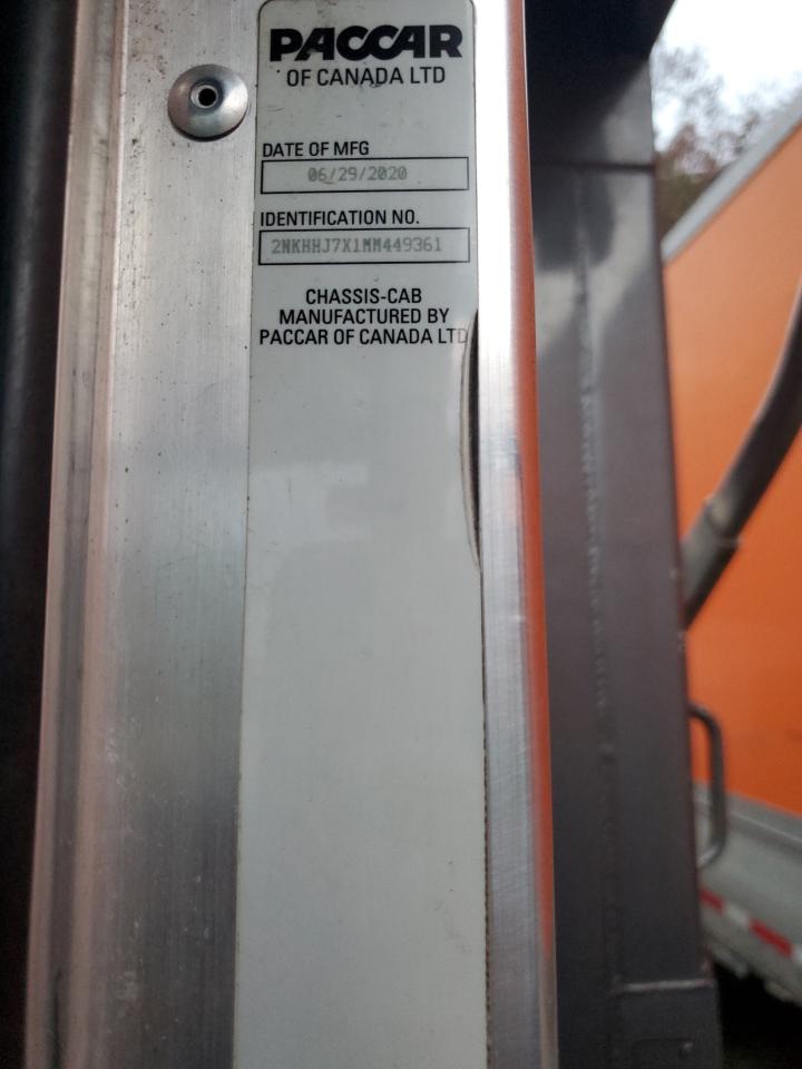 Lot #3301781335 2021 KENWORTH T370