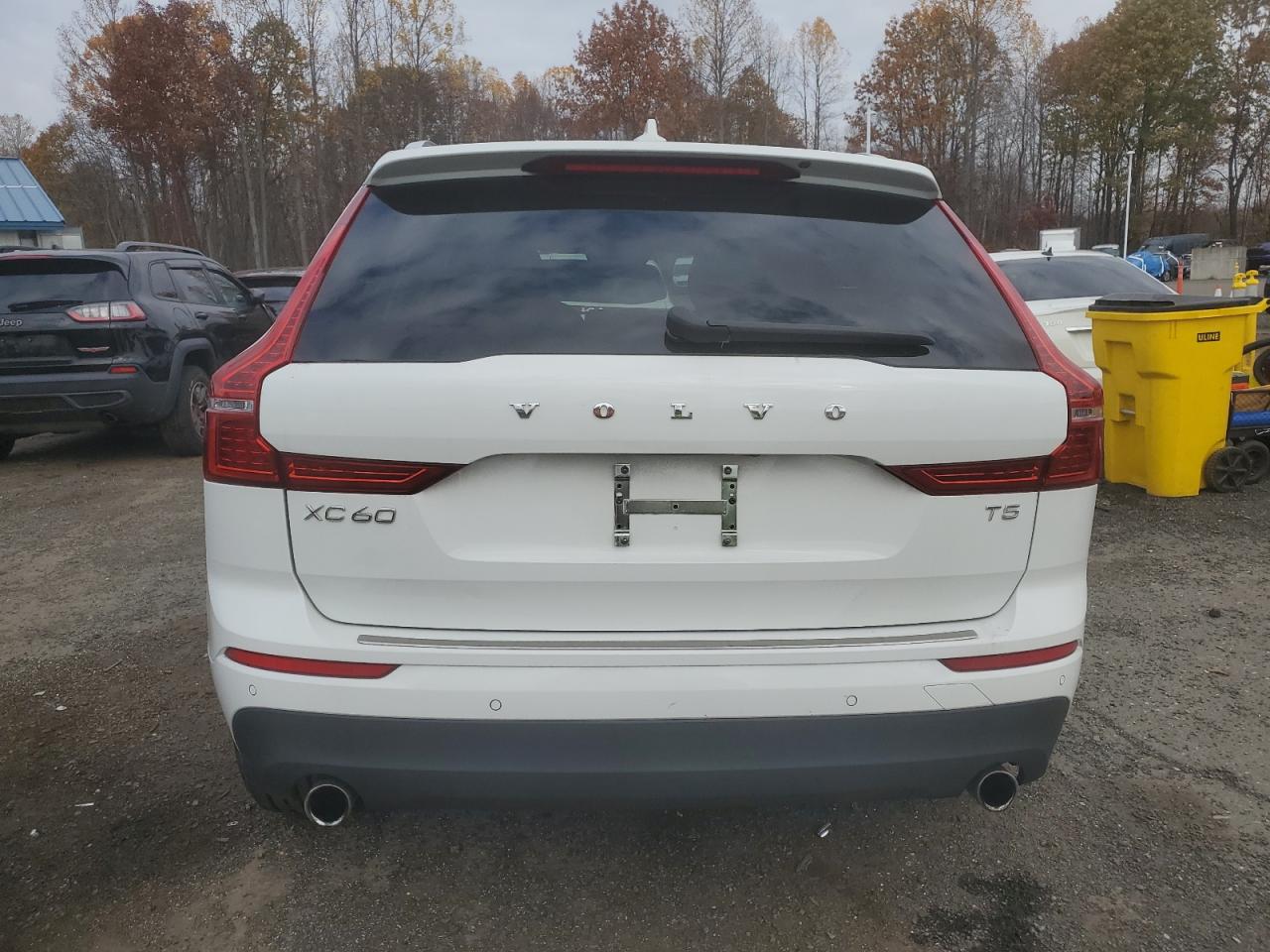 VOLVO XC60 T5 MOMENTUM