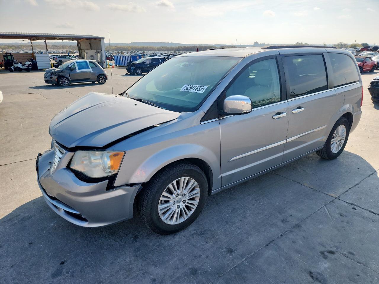 CHRYSLER TOWN & COUNTRY TOURING L