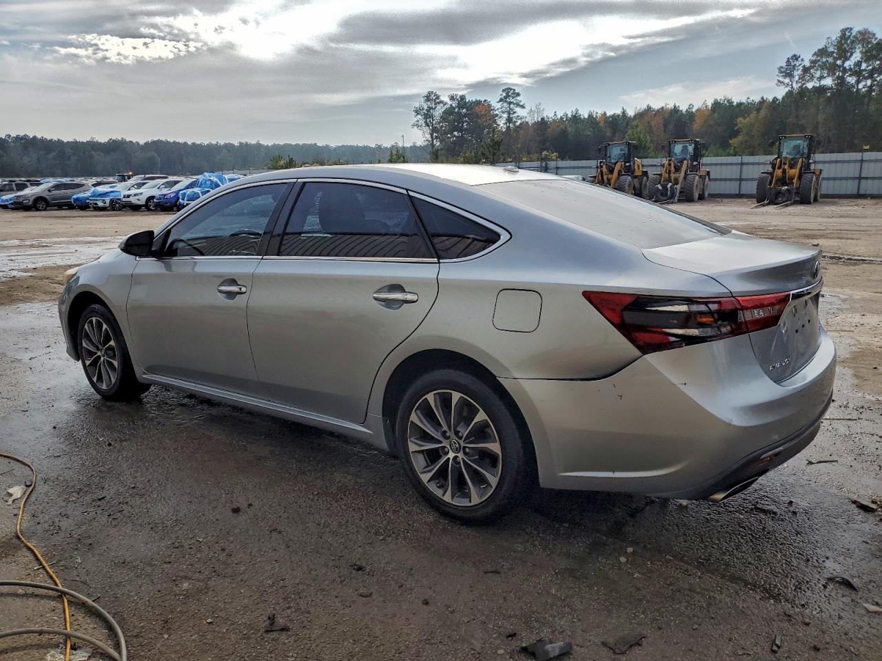 TOYOTA AVALON XLE