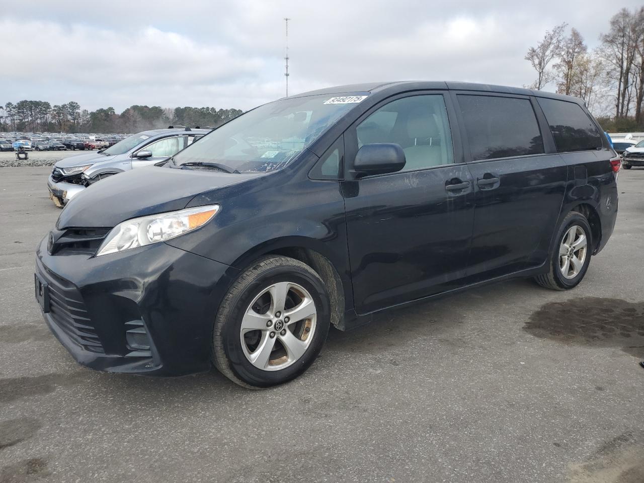 TOYOTA SIENNA L