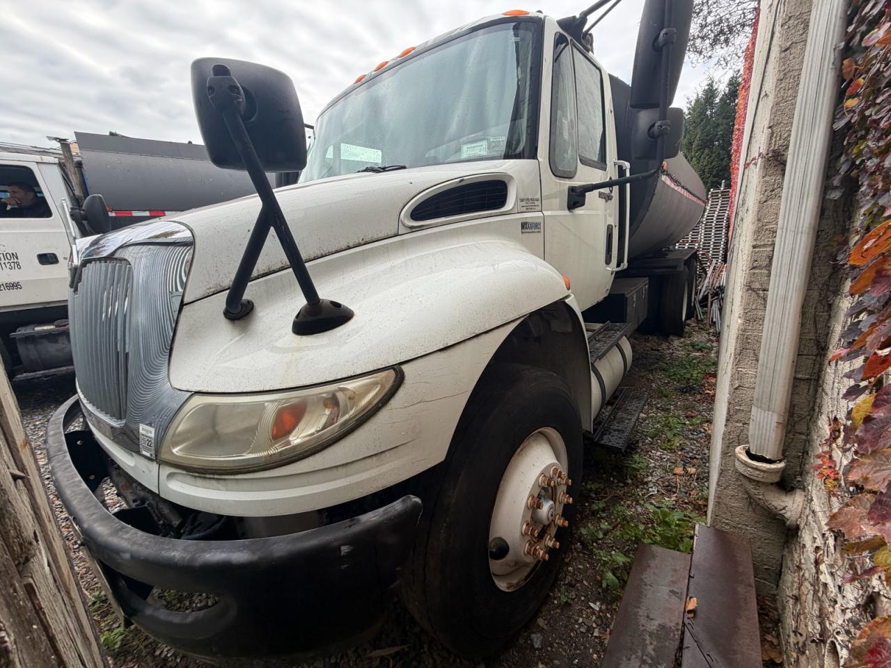 Lot #3291173991 2013 INTERNATIONAL 4000 4400