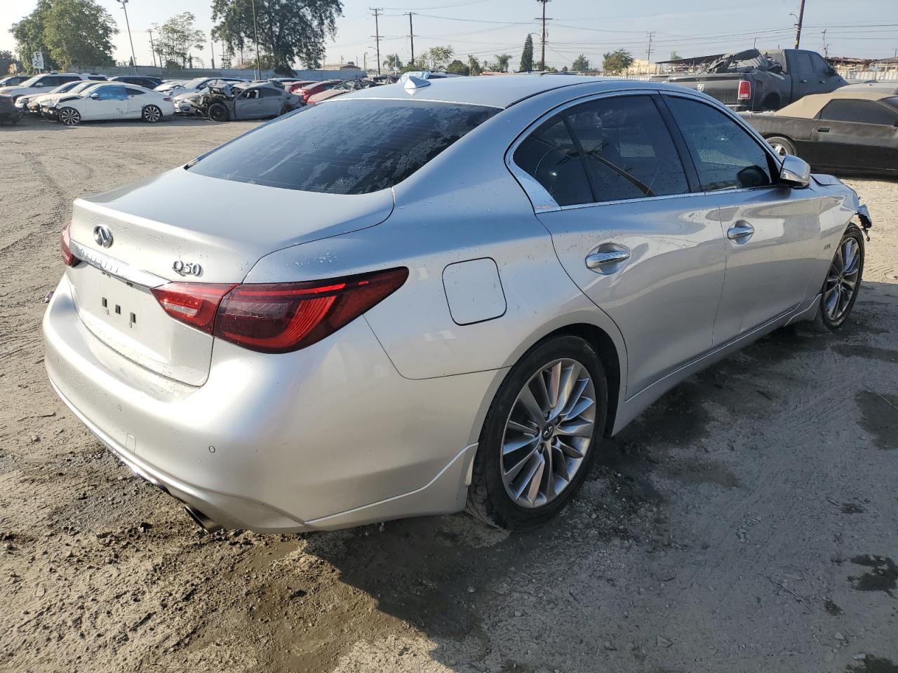 INFINITI Q50 LUXE