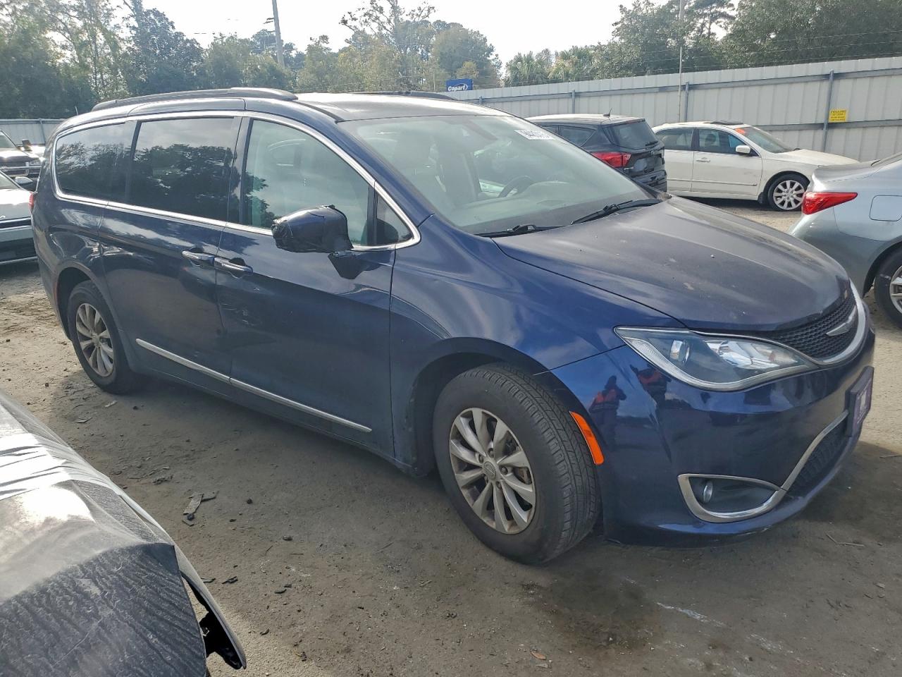 CHRYSLER PACIFICA TOURING L