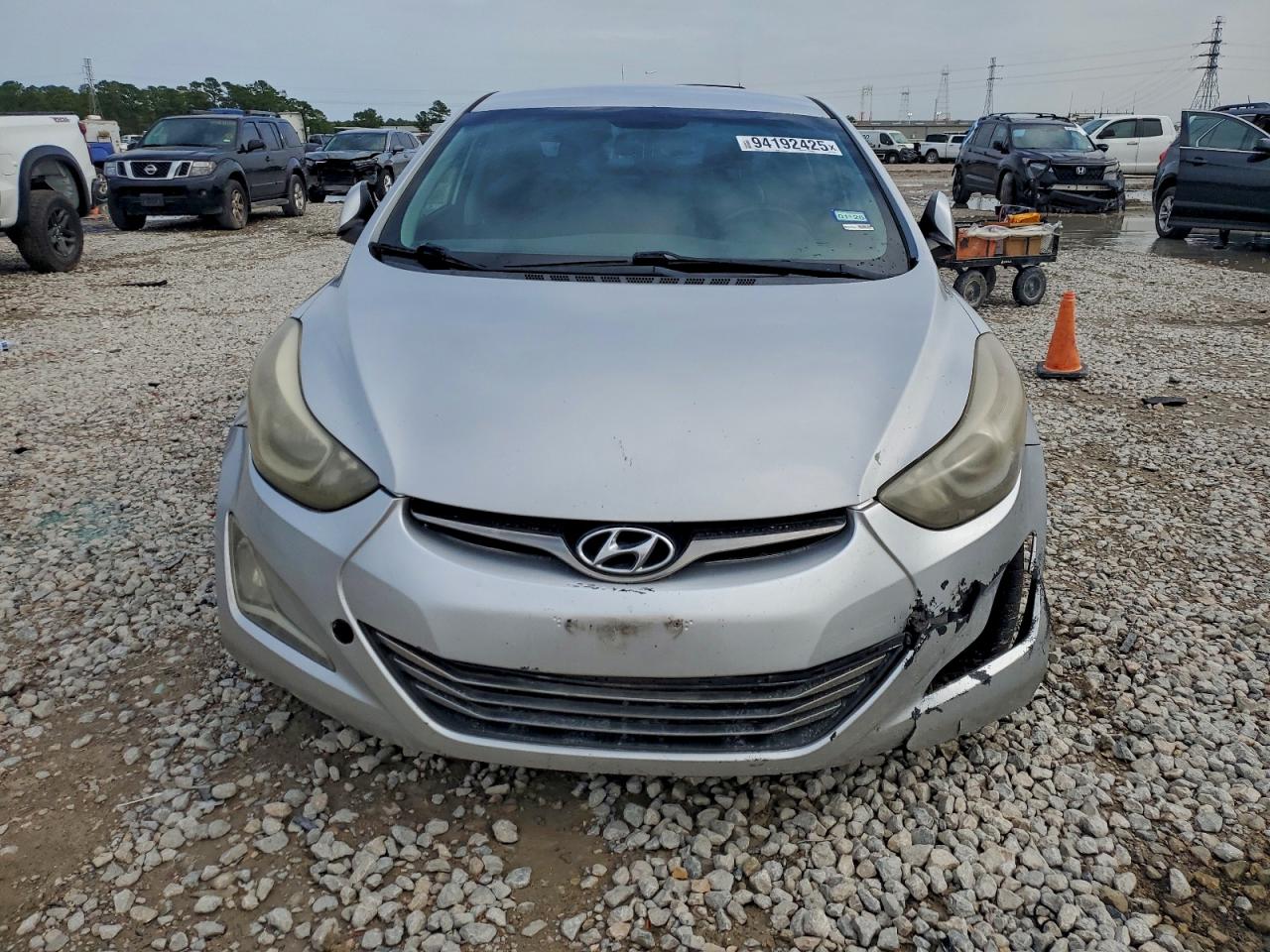 HYUNDAI ELANTRA SE